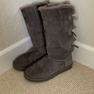 Gray, 3 bows Ugg boots.  Great shape.  Size 9